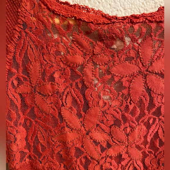 We the Free People Lace Back V Neck Burnt Pink Stretchy Ribbed Top Ruffle edge - Picture 2 of 9